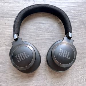 JBL Live 660NC Wireless Over-Ear Noise Canceling Headphones